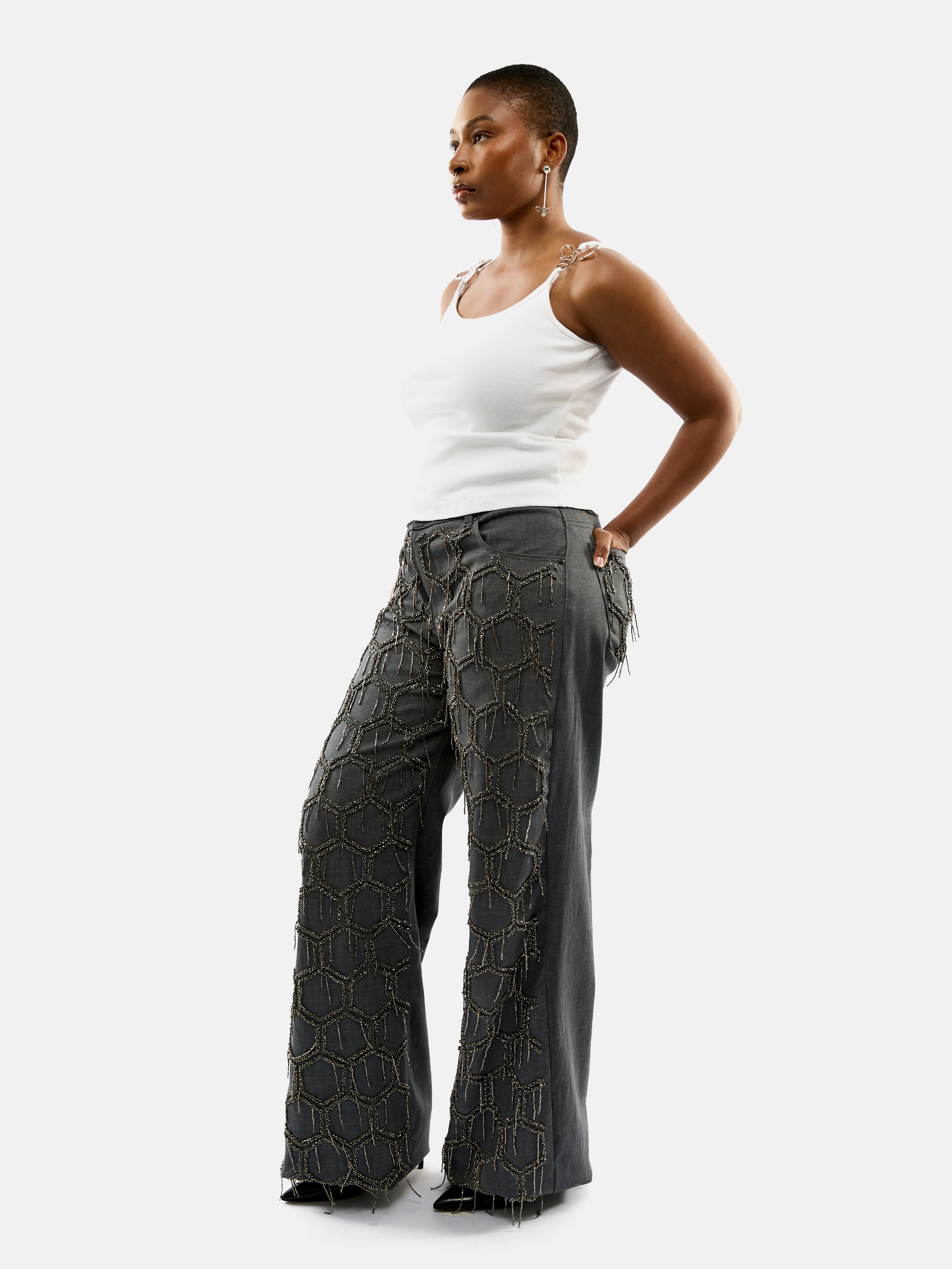 Onalaja Bee Plain Tank (White/ Silver)