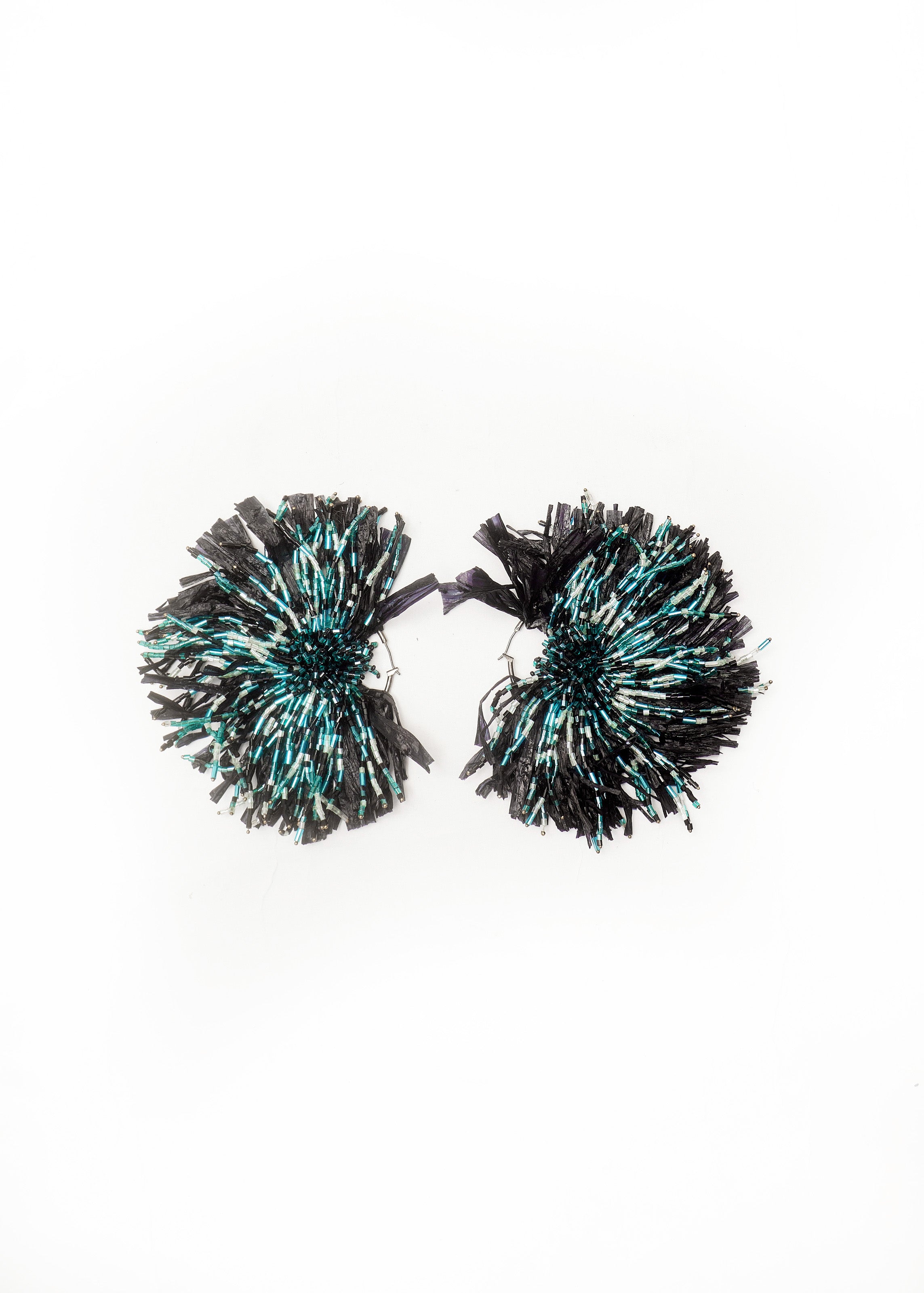 SOLARA RAFFIA EARRINGS (BLUE/BLACK)